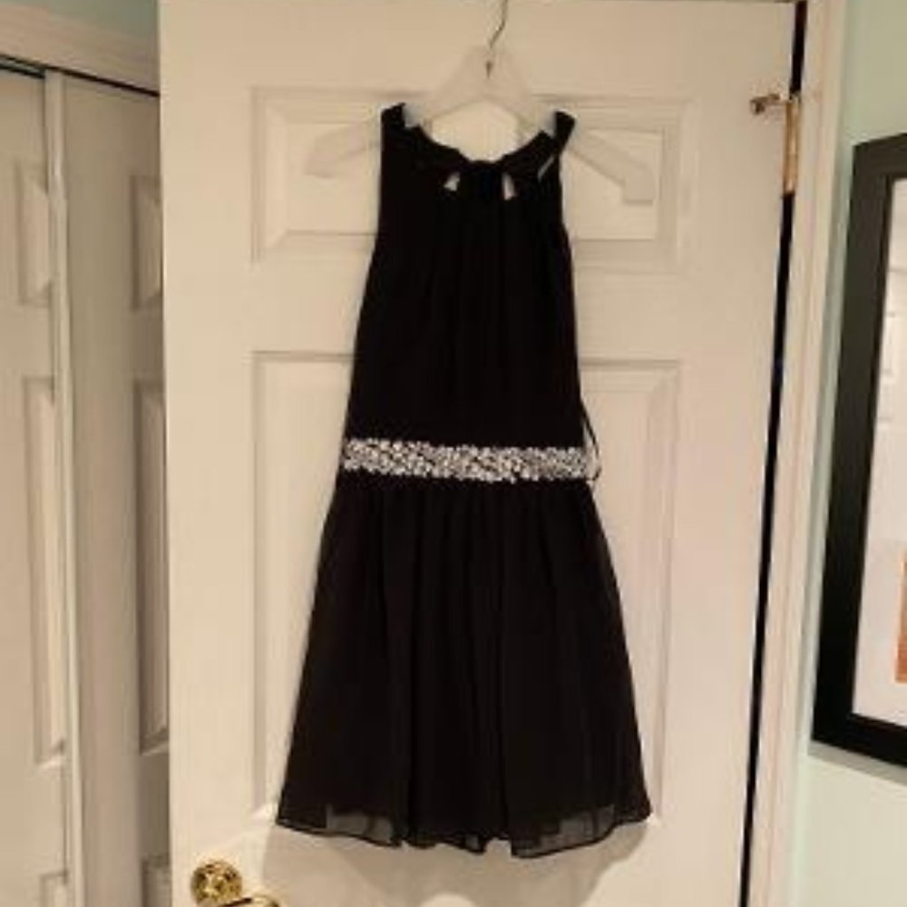 B. Darlin Black Size Junior 11/12